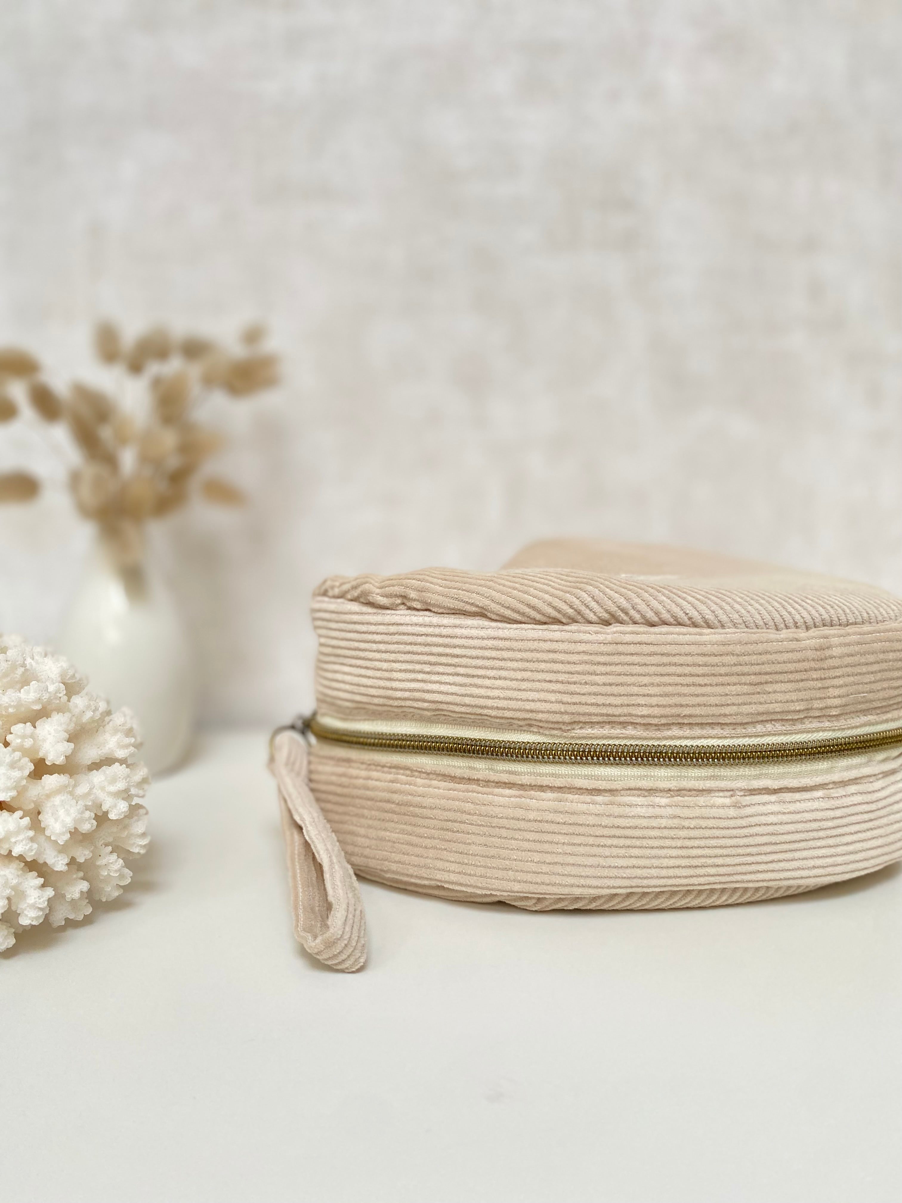 Trousse cœur – Broderie signature artisanale