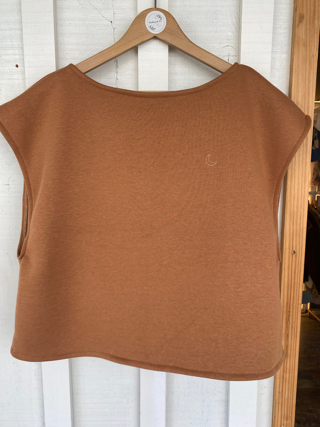 Pull SOFIA - camel, broderie lune