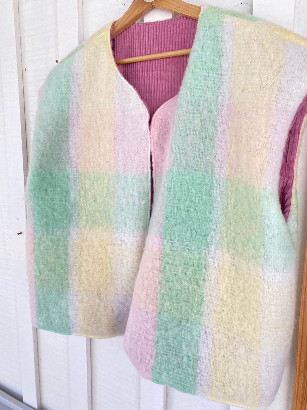 Gilet Suzanne - velours rose et carreaux