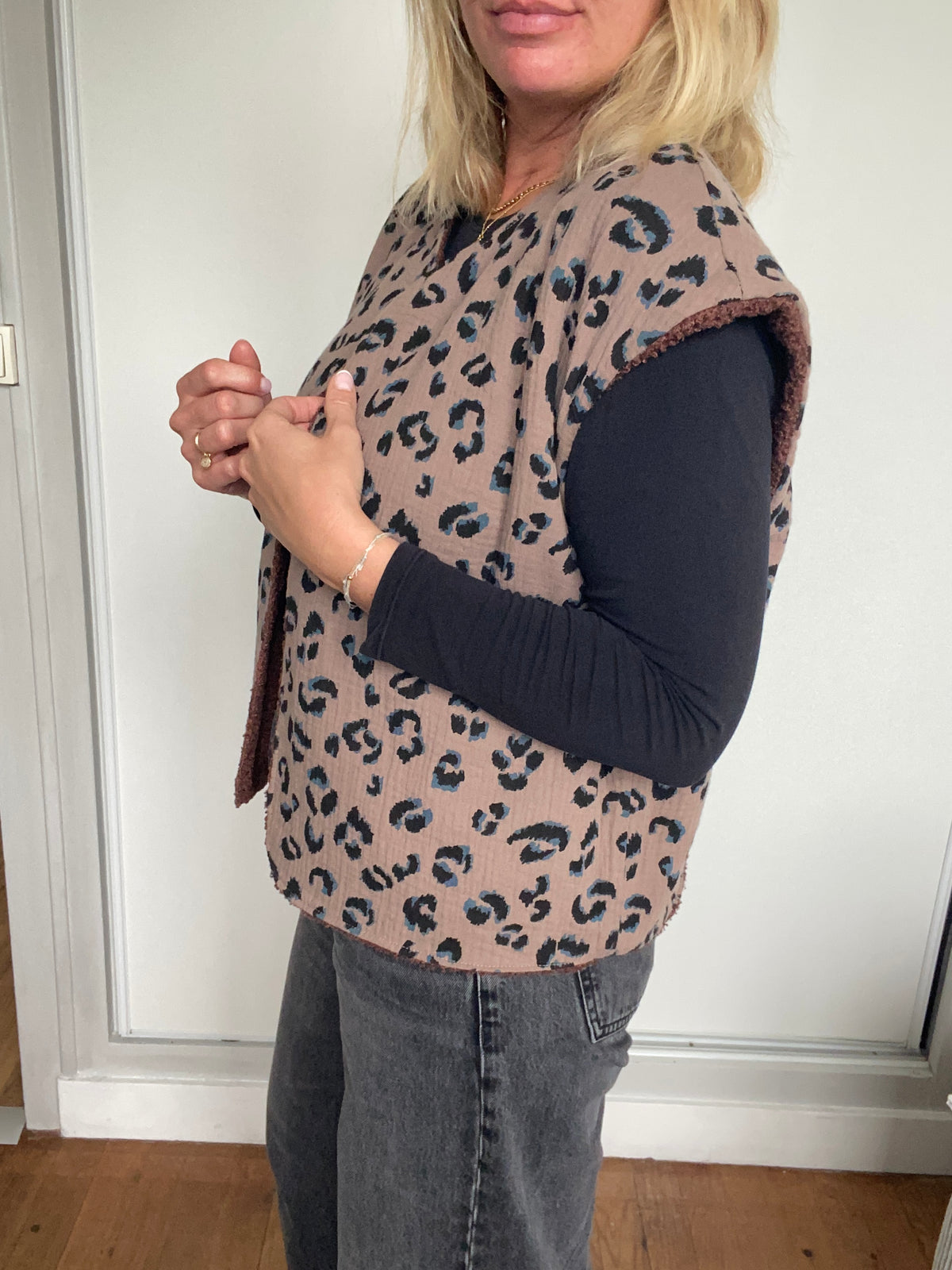 Gilet Suzanne - bouclette marron et gaze de coton léopard