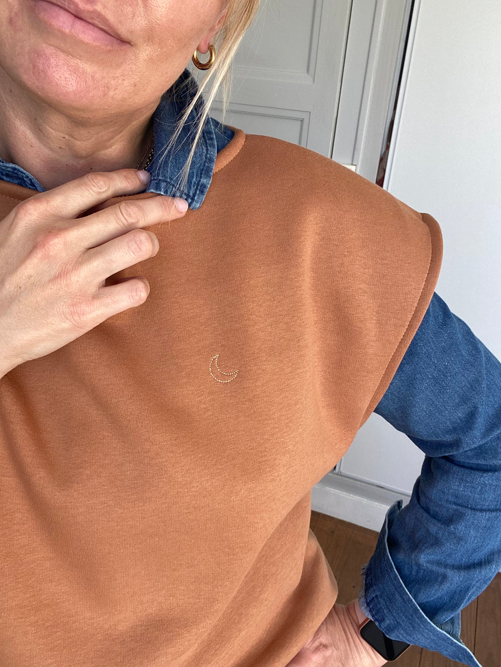 Pull SOFIA - camel, broderie lune