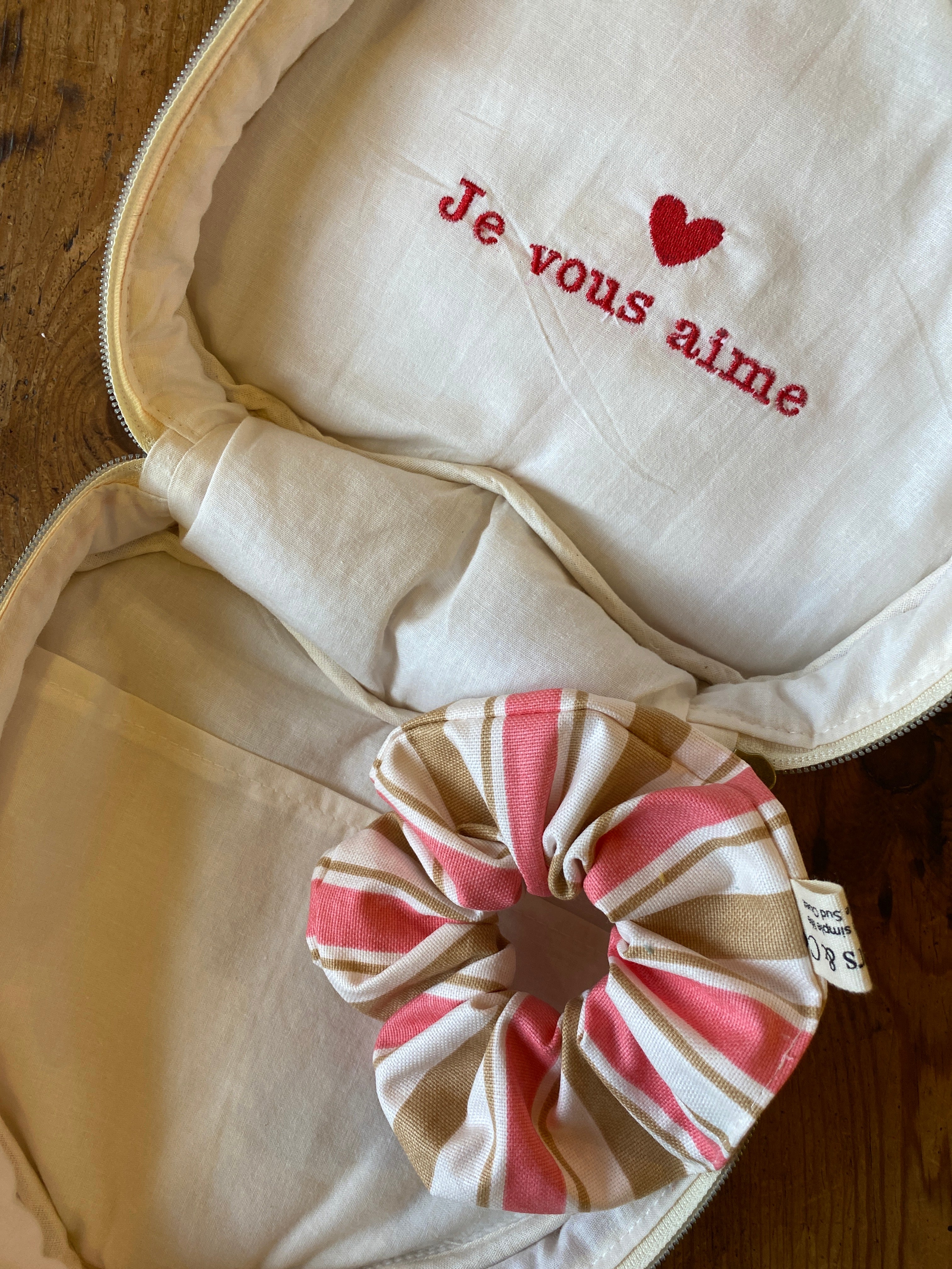 Trousse coeur - Broderie signature artisanale - Rayures rose/camel