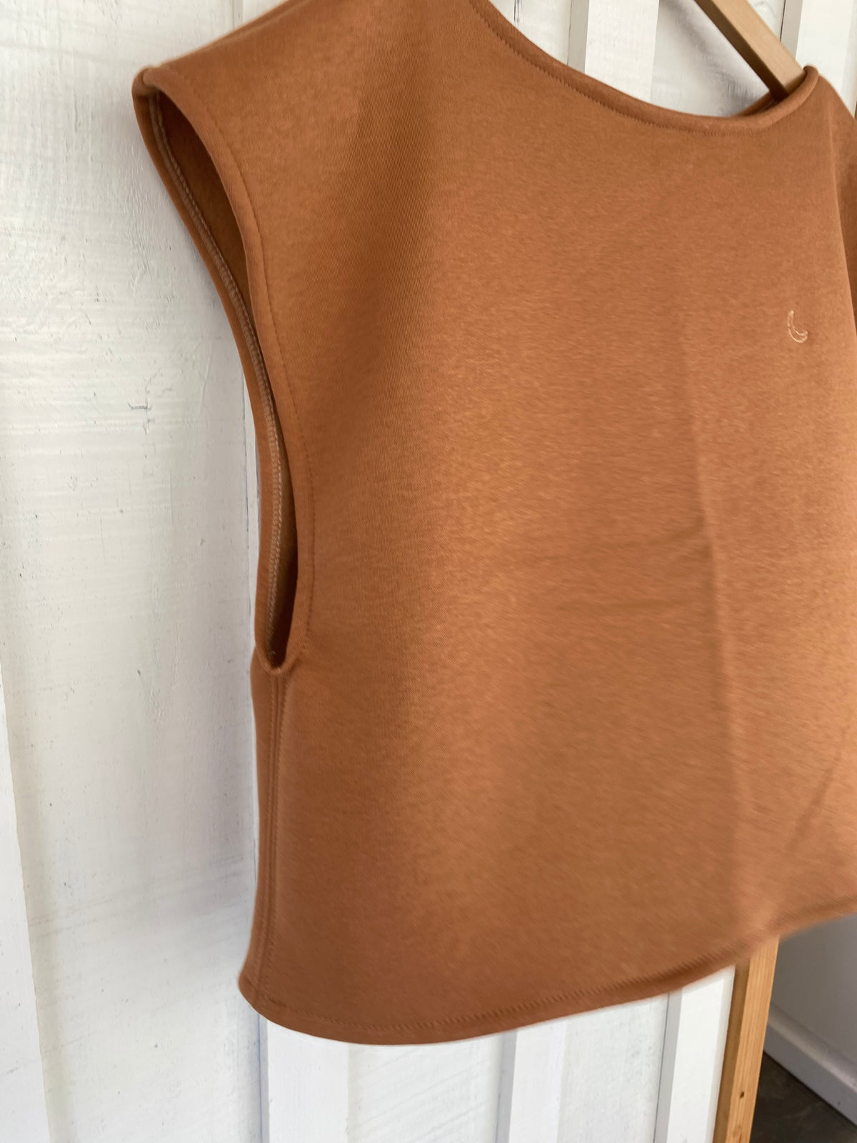 Pull SOFIA - camel, broderie lune